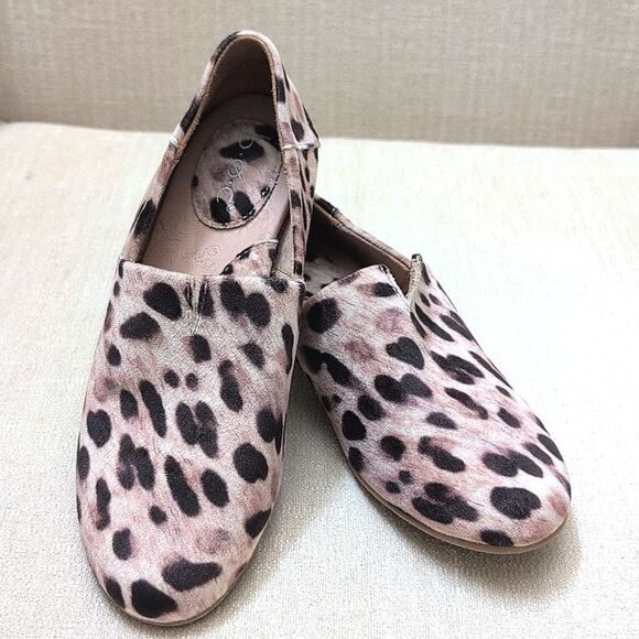 Born b.o.c. Hailey Tan Leopard Print Slip On Loafers Size 7M - Picture 1 of 10